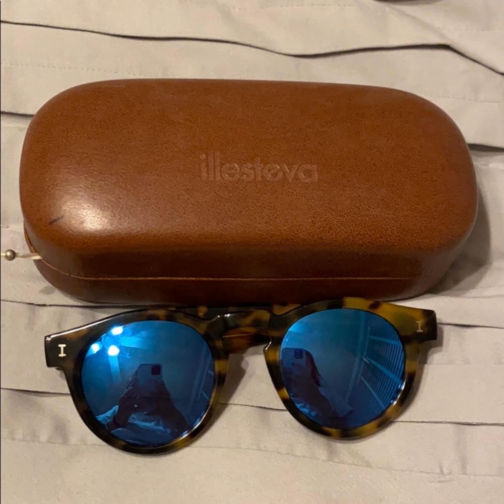 Illesteva Leonard Sunglasses